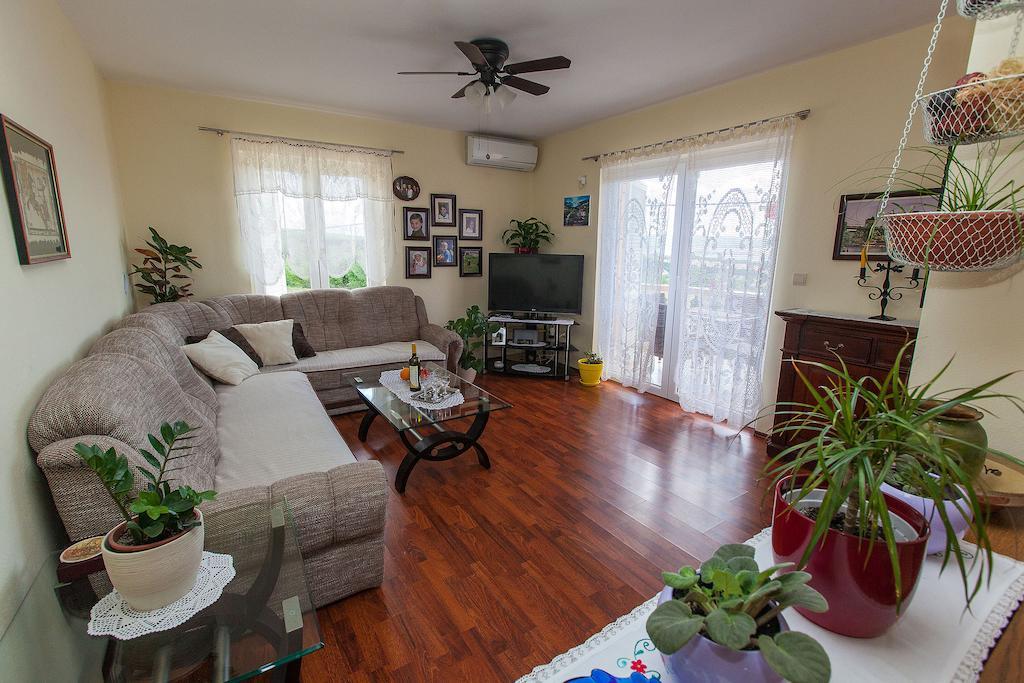 יאדראנובו Apartments Villa Americana חדר תמונה